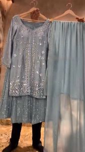 Colección de diseñadores indios Georgette Heavy Sequence bordado y espejo real trabajo superior y Sharara con diamante trabajo Dupatta - Product Image 3