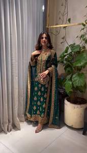 Ropa de boda de diseñador Faux Georgette Heavy Sequence Work y Remache bordado Moti Work Kurti & Butter Fondo de seda con Dupatta - Product Image 4