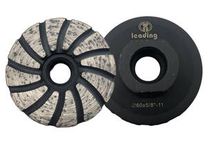 Disque diamanté turbo à double couche pressé à chaud de 60 mm pour le ponçage et le meulage des bords serrés et des coins internes du béton - Product Image 4