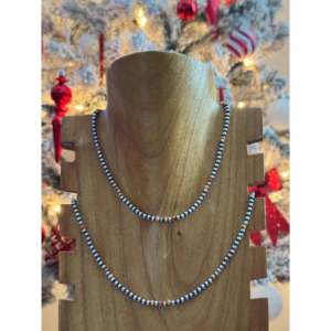 Collar de Perlas Navajo con Ostras Espinosas Rojas/Naranjas y Diamantes Incrustados en Plata de Ley, Cadena Chapada en Oro para Bodas y Regalos - Product Image 1