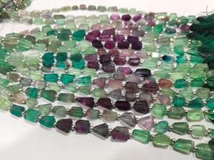 Cuentas de forma caída de pepitas de 8 a 12mm facetadas de briolette multicolor de fluorita natural vendidas por hebra de 8 pulgadas de largo - Product Image 3