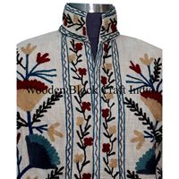 Veste matelassée respirante pour femme, faite à la main, avec broderie Suzani, boutons, tissu en coton tissé court, écologique