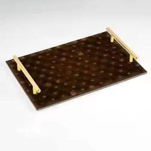 Bandeja de metal elegante con acabado recubierto de esmalte Plato de postres y chocolates de estilo antiguo con acabado dorado para Ramadán - Product Image 6