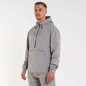 Chaqueta Windrunner versátil para hombre con tiras reflectantes y múltiples bolsillos para aventuras al aire libre - Product Image 2