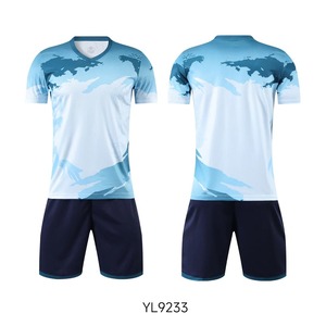 เสื้อฟุตบอลผู้ใหญ่และเด็ก OEM รับทำโลโก้ ผ้าโพลีเอสเตอร์ 100% ชุดฟุตบอลแบบกำหนดเอง เสื้อกีฬาชายหญิง ชุดฝึกซ้อมกีฬา - Product Image 2