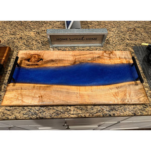 Planche en résine époxy bleue scintillante effet rivière - Product Image 3