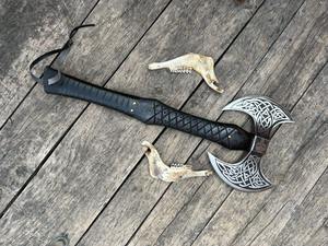 Hacha Tomahawk de Doble Cabeza de Acero con Alto Contenido de Carbono Personalizada, Hojas Grabadas, Mango de Madera, Herramienta de Corte para Camping al Aire Libre, Grado Industrial - Product Image 6