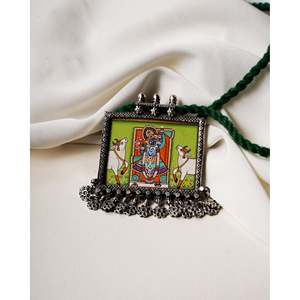 Collar con Colgante Shreenaath Ji de Plata de Ley 925, con Borla Pintada a Mano, 7.3cm, 28cm de Lazo, Joyería para Ceremonias Religiosas - Product Image 1