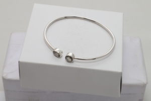 Bracelet en argent sterling 925 avec pierre précieuse labradorite, deux formes ovales et sertissage en bélière, tendance unisexe, finition haut de gamme - Product Image 3