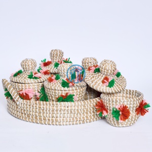 Panier en jonc de mer artisanal avec plateau polyvalent parfait pour le style de la maison ou l'emballage de cadeaux pendant les célébrations - Product Image 4
