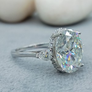 Bijoux fins D'vins, bague de fiançailles à trois pierres tendance certifiée en or rose massif 14 carats avec diamant moissanite taille brillant 3 carats - Product Image 5