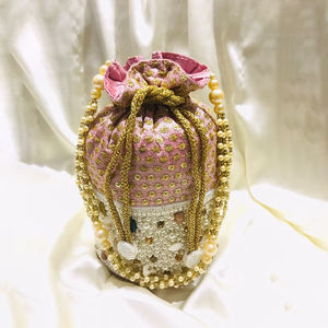 Sac de soirée ethnique nuptiale de style Potli pour mariages et occasions spéciales - Product Image 1