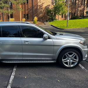 Mercedes-Benz GL550 del 2013, usado en buen estado. - Product Image 1
