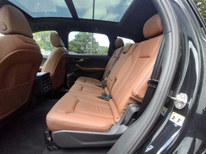 Aud-i Q7 Premium Plus 2024, bien entretenu et propre - Product Image 4