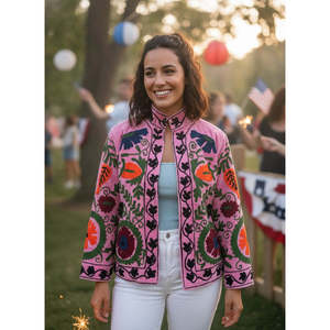 Veste bomber réversible matelassée Bibi Blossom, manteau d'automne-hiver en velours rose bonbon avec broderie Suzani, style bohème - Product Image 6