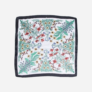 Écharpes carrées en tissu à impression numérique personnalisée, service de marque blanche, qualité supérieure, approvisionnement en gros, faible MOQ, parfait pour l'identité de marque - Product Image 2