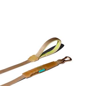 Laisse Kim Air ultra-légère à motif uni, légère et fonctionnelle - Product Image 1