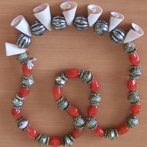 SEASHELL JEWELRY Collar estilo Conus Motivo de cuentas rojas con perla Piedra principal Idea de regalo religioso - Product Image 4