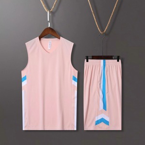 8. Uniforme de baloncesto de equipo para hombre, jersey de diseño personalizado con pantalones cortos a juego, tela transpirable de secado rápido para un atletismo cómodo - Product Image 4