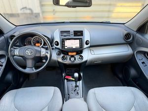 Toyota RAV-4 Limited V6 4WD 2010, intérieur foncé, sièges en cuir, caméra arrière, galerie de toit en alliage, essence, voiture d'occasion FAW - Product Image 6