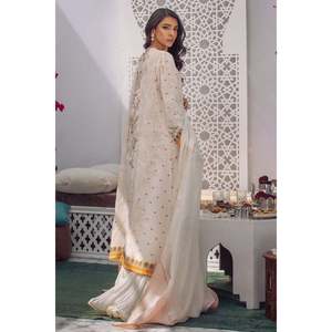 Tela de Satén Botanical Bliss - Product Image 3