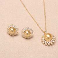 Set Perhiasan Mutiara Cangkang Kepingan Salju Kalung dan Anting Stud 12mm 10mm Inlay Zirkon Hadiah Wanita JadeRitual
