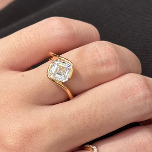 Anillo de moissanita de compromiso de Plata de Ley 925 Premium con corte brillante VVS2 Calidad Estilo de moda Venta al por mayor Precio más barato - Product Image 1