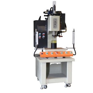 Máquina Remachadora Rotativa Servo de 3 Toneladas para Eje de Engranaje de Rotor de Motor y Ensamblaje de Rodamientos 380V/220V 1 Año de Garantía - Product Image 3