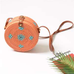 Nouveau 2024 gros naturel osier tissé rotin fourre-tout sacs de mode pour dame bambou paille à la main plage sacs à main produits d'été - Product Image 5