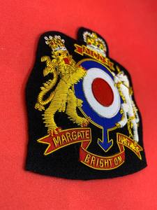 Écussons brodés par logo 3D chenille faits à la main personnalisés tissu sergé bordure Merrow adhésive avec PVC et feutre numéro de modèle OEM - Product Image 6