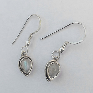 Vente en gros de bijoux de fête mignons en argent sterling 925 boucles d'oreilles en pierre de lune arc-en-ciel cadeau de fiançailles chrétien pour femmes mariages - Product Image 4