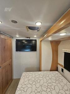 Nouveau modèle T-I-F-F-I-N RV W-A-Y-F-A-R-E-R 24FW 2018 haute performance disponible à la vente - Product Image 4