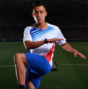 ชุดฟุตบอลแบบกำหนดเองปี 2026 สวมใส่สบาย ระบายอากาศได้ดี ซับเหงื่อ สำหรับทีม - Product Image 2