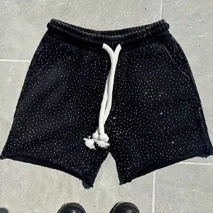 Shorts pour hommes personnalisés par le fabricant, délavés à l'acide, effet délavé au soleil, avec strass - Product Image 1