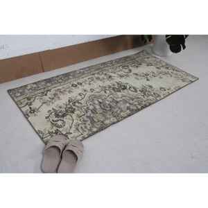 Alfombra Turca Vintage de 2.4x5.1 pies, Alfombra de Lana Gris con Puntos - Product Image 1