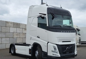 รถบรรทุกหัวลาก Volvo FH 460 AERO ปี 2024 มือสอง พวงมาลัยซ้าย เครื่องยนต์ดีเซล เกียร์อัตโนมัติ มาตรฐานยูโร 6 ใหม่ สำหรับการขนส่งโลจิสติกส์ - Product Image 1