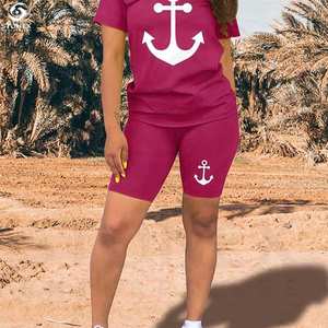 Vêtements de détente pour femmes Ensemble 2 pièces pour femmes Ensemble grande taille avec logos gonflés à personnaliser Ensemble chemise et short de motard en coton côtelé Vente en gros - Product Image 1