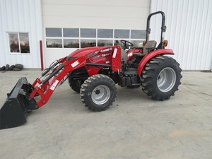 Tractor Compacto Case IH Farmall 45C, Equipo Agrícola de Uso Pesado con PTO, Elevador Hidráulico y Motor Duradero para Agricultura - Product Image 3