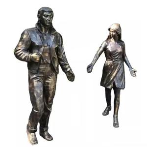 Escultura de pareja de metal personalizable al por mayor que refleja la artesanía artística combinada con un simbolismo profundo - Product Image 3