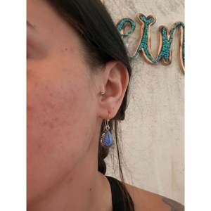 Boucles d'oreilles pendantes en opale Navajo et argent sterling, forme goutte d'eau, plaquées or avec diamant et perle, pour mariages et fêtes - Product Image 2