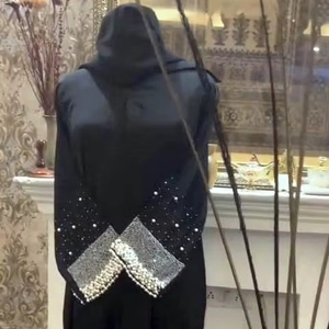 เสื้อผ้ามุสลิมแบบดั้งเดิมของผู้หญิงแบบสุภาพเรียบร้อยหรูหราสไตล์อาบายาดูไบ - Product Image 1