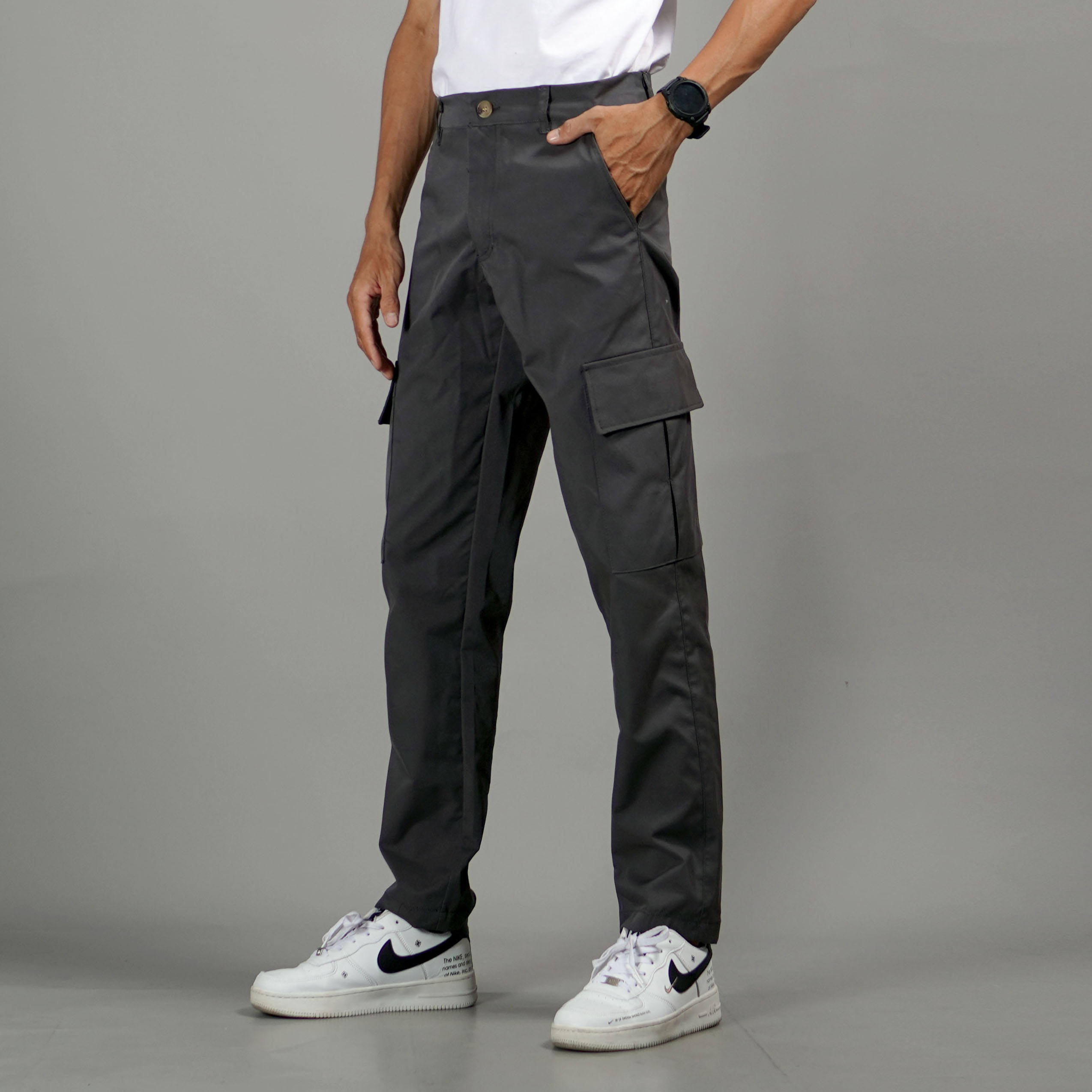 สีเทาเข้ม