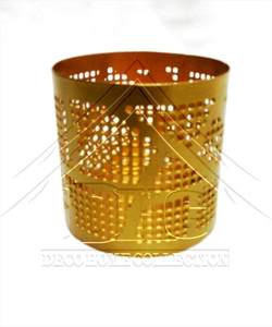 Portavelas de Metal Antiguo Único Diseñado para Realzar Interiores Rústicos Vintage y con Detalles Artesanales Exquisitos - Product Image 5