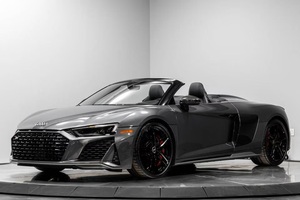 (W&T) PROMOCIÓN Venta de Auto Usado Audi R8 performance Spyder 2022 Convertible de 2 Puertas con Tracción en las Cuatro Ruedas (5.2L 10 cilindros 7AM) Color Gris Daytona - Product Image 5