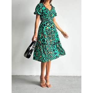 เดรสลำลองลายเสือดาวสีเขียวมรกต Topshow ขายส่งแบบยาว - Product Image 2