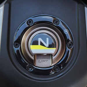 Adesivi 3D per Husqvarna Norden 901 2024, Compatibili con Tappo Carburante e Serbatoio, Protezione Serbatoio 3D - Product Image 1