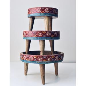 Nouvel arrivage de bol de support de gâteau en bois élégant fait à la main et peint à la main pour servir des desserts et des chocolats - Product Image 1