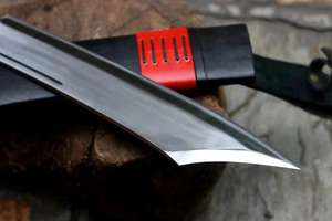 Épée à lame personnalisée de la meilleure qualité, fabriquée à la main, en acier Damas carbone, à prix avantageux - Product Image 5