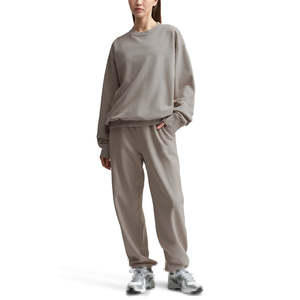 Sudadera de Manga Larga con Cuello Redondo y Hombros Caídos, Bordada, con Logotipo Personalizado, para Mujer, Hecha en Pakistán, de Alta Calidad OEM - Product Image 4