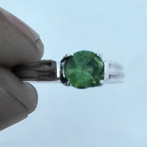 แหวนพลอยนิลสีเขียวธรรมชาติ925อัญมณีเงินสเตอร์ลิงเครื่องประดับอินเดียงานปาร์ตี้สตูดิโอสุดหรูงานแต่งงาน - Product Image 2